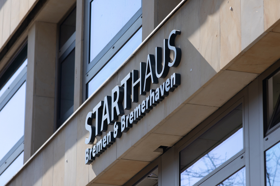 Der Schriftzug "Starthaus Bremen & Bremerhaven" am Gebäude