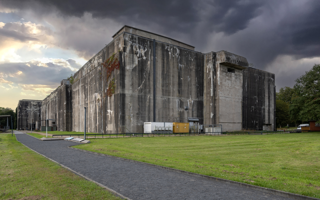 Denkort Bunker Valentin von außen